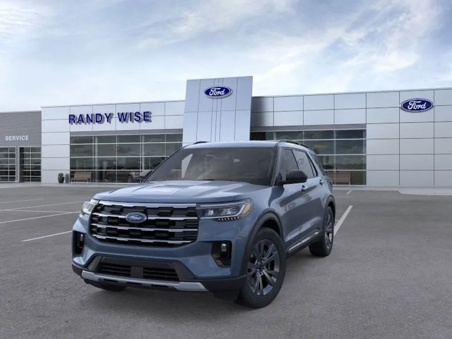 2025 Ford Explorer photo 1
