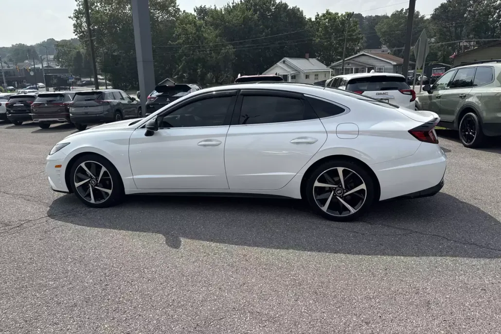 2022 Hyundai Sonata SEL Plus photo 1