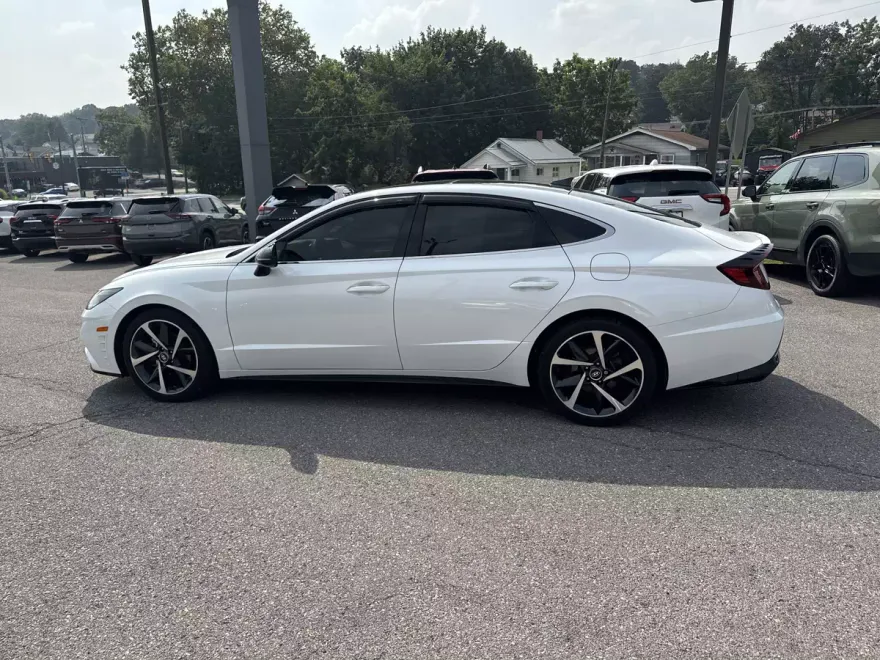 2022 Hyundai Sonata SEL Plus photo 1