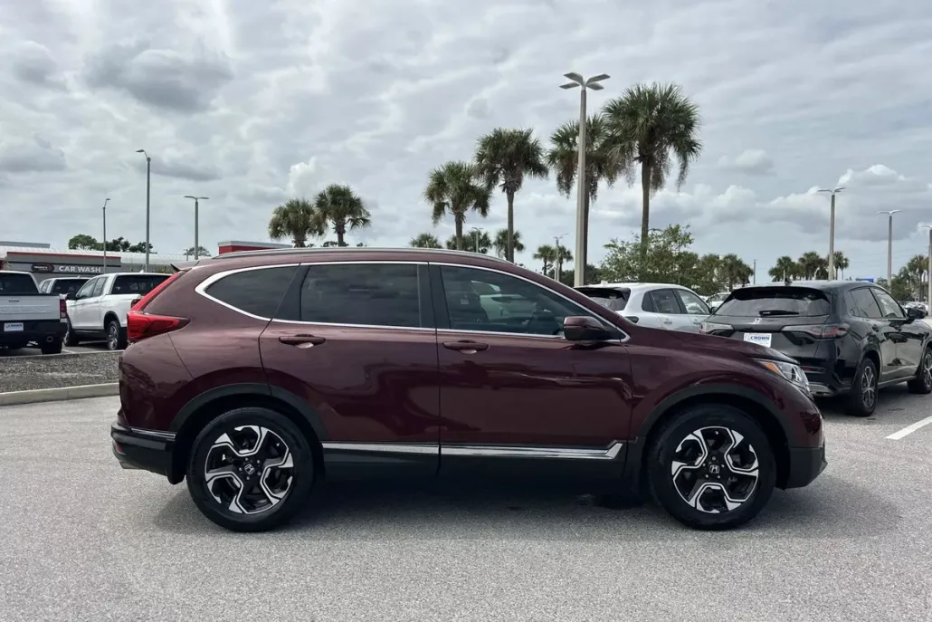 2018 Honda CR-V Touring photo 1