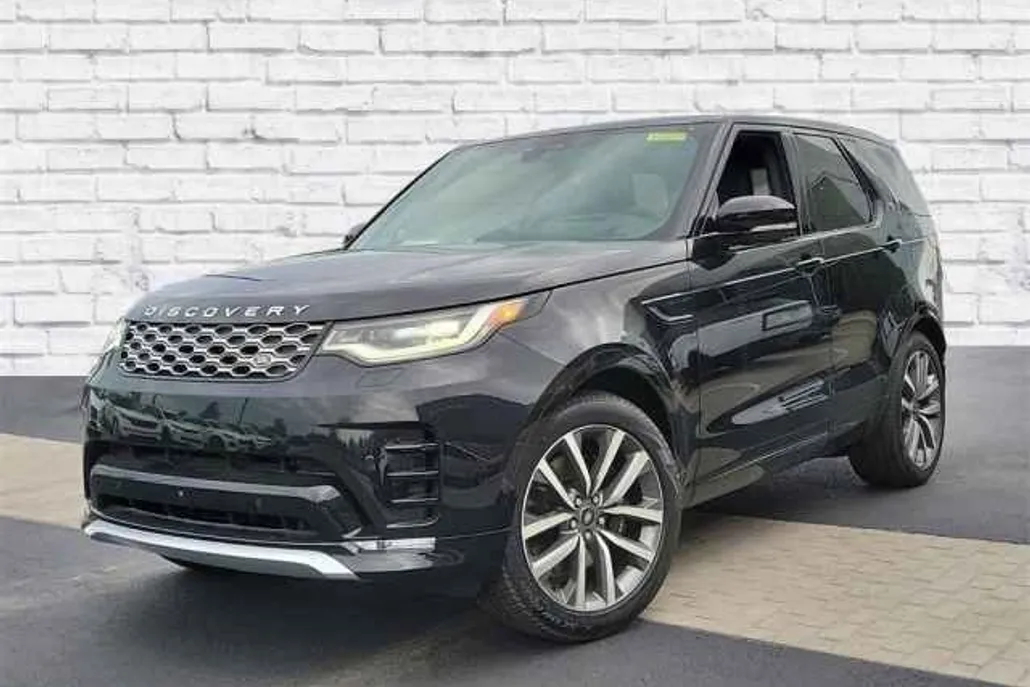 2024 Land Rover Discovery Metropolitan Edition photo 1