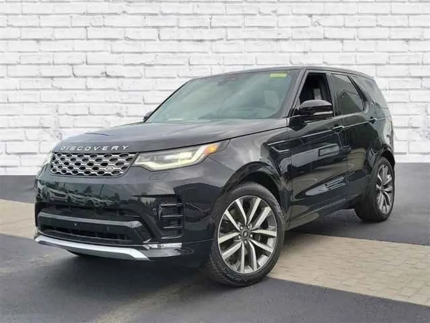 2024 Land Rover Discovery Metropolitan Edition photo 1