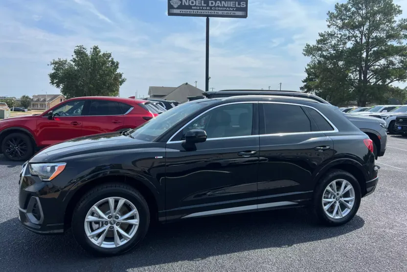 2021 Audi Q3 S line Premium photo 1