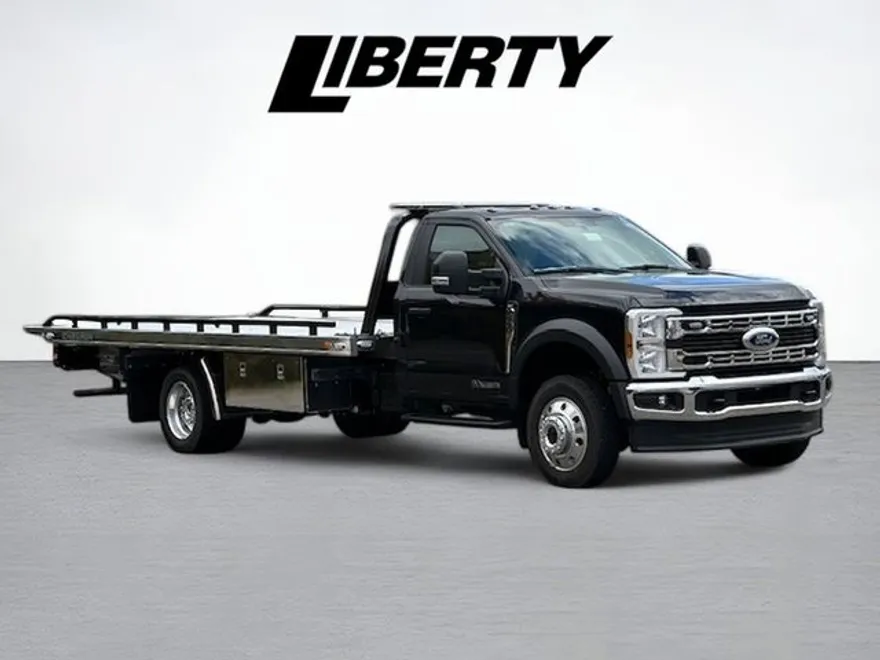 2024 Ford F-550 photo 1