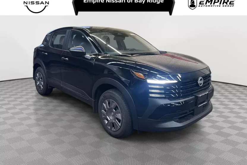 2025 Nissan Kicks S photo 1