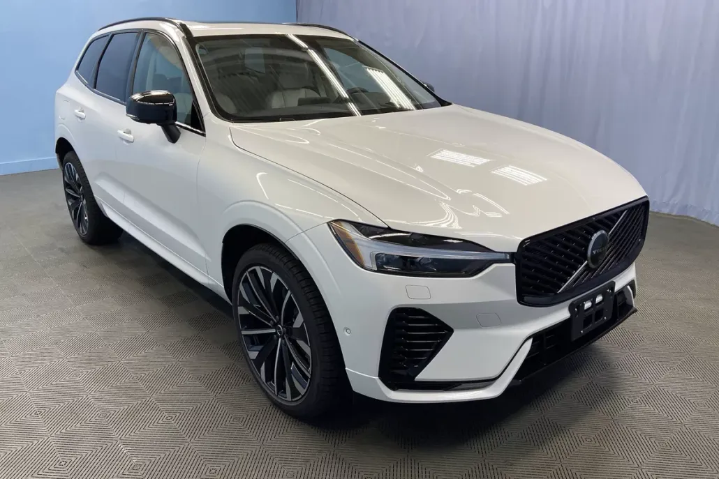2026 Volvo XC60 Hybrid T8 photo 1