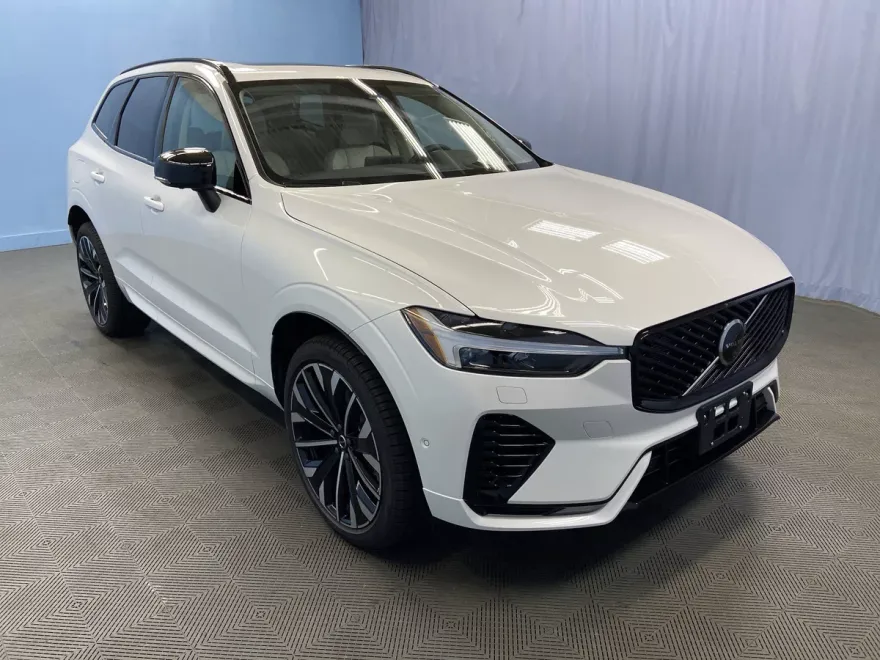 2026 Volvo XC60 Hybrid T8 photo 1