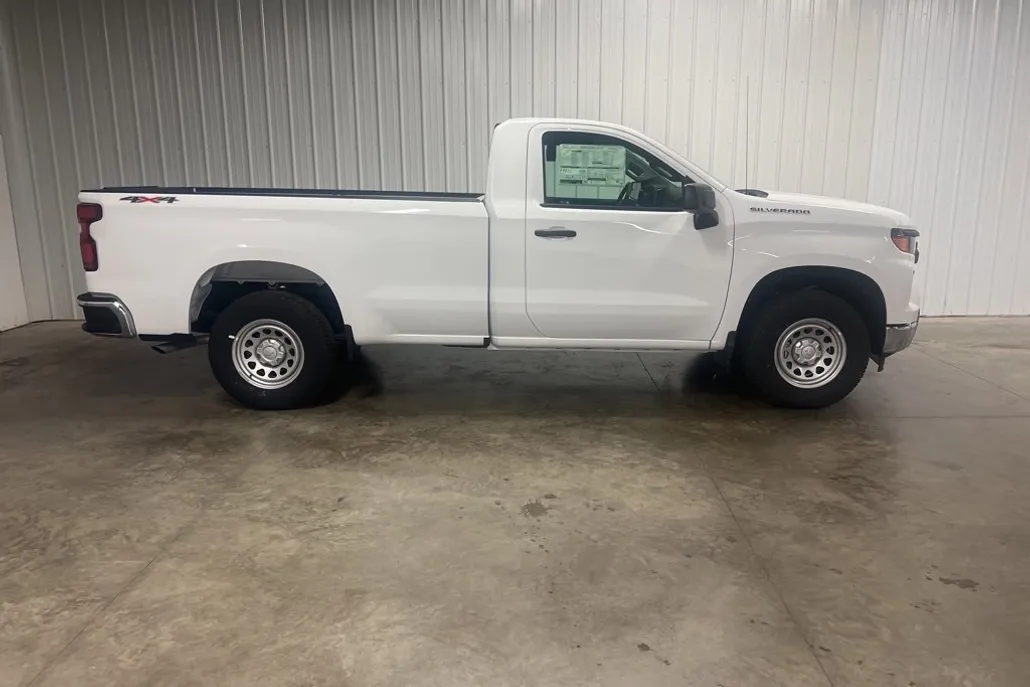2025 Chevrolet Silverado 1500 photo 1
