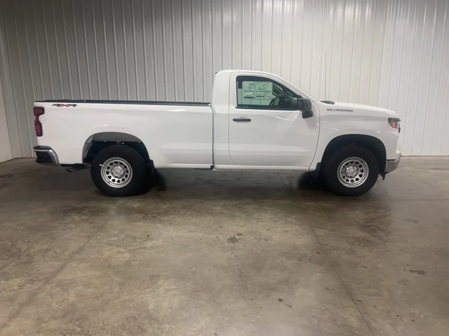 2025 Chevrolet Silverado 1500 photo 1