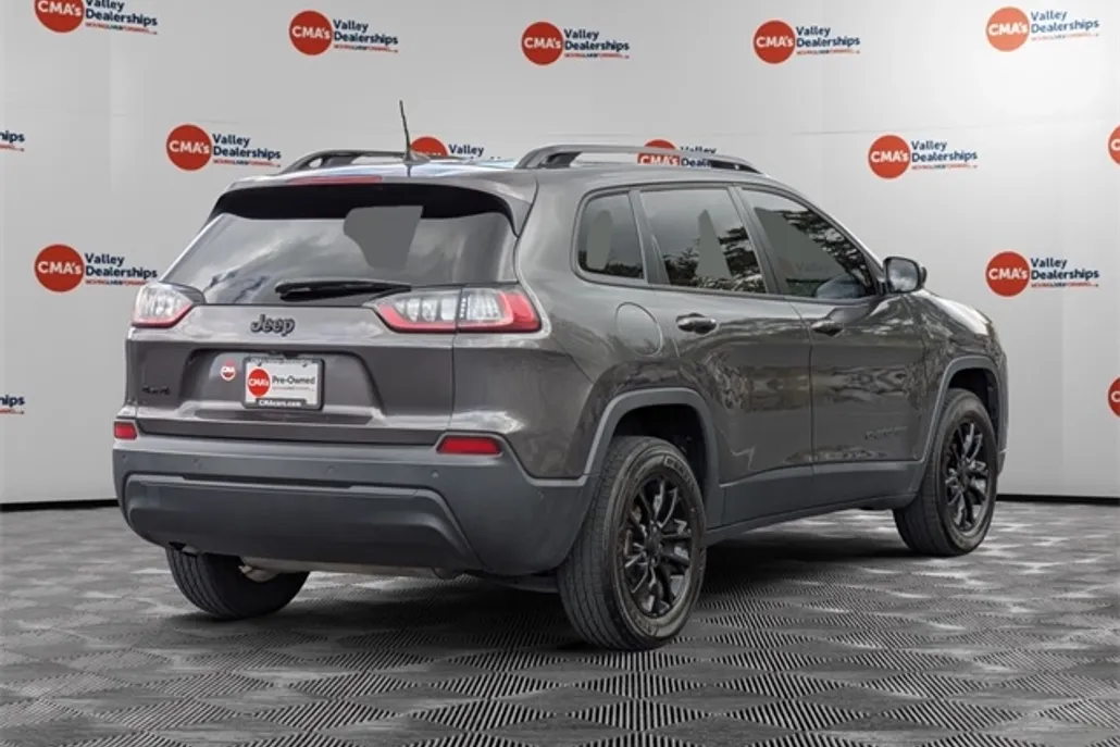 2023 Jeep Cherokee Altitude photo 1