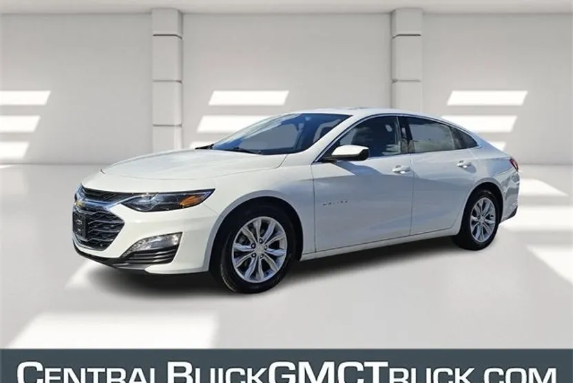 2024 Chevrolet Malibu 1LT photo 1