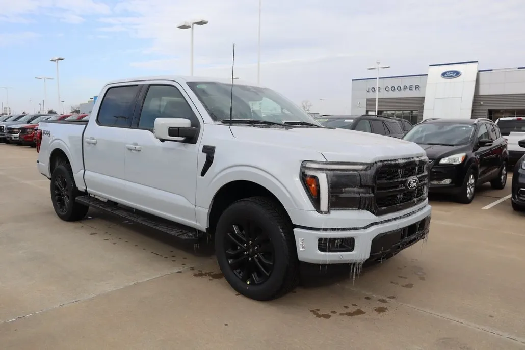 2025 Ford F-150 Lariat photo 1