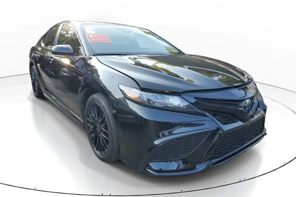 2024 Toyota Camry SE photo 1