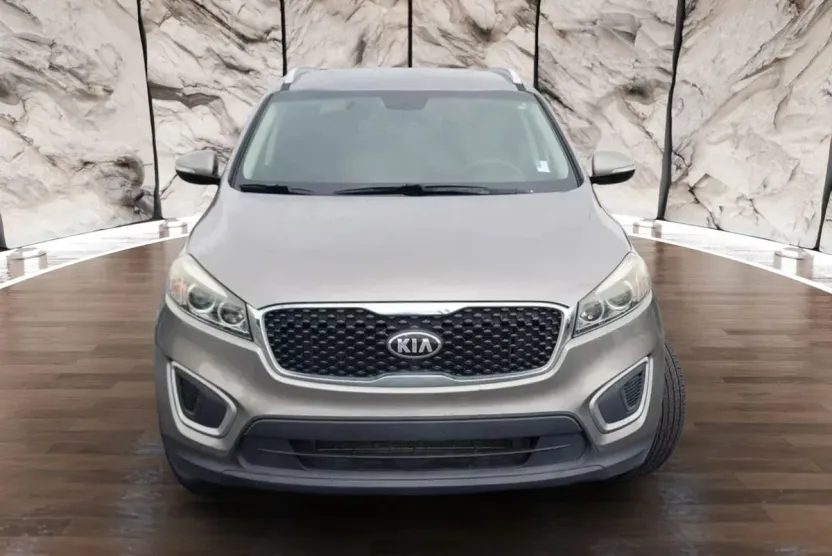 2017 Kia Sorento LX photo 1