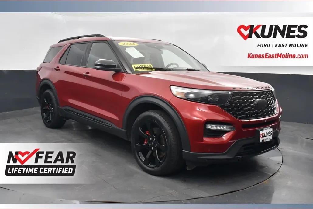 2022 Ford Explorer ST photo 1