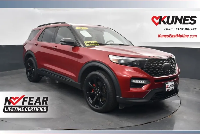 2022 Ford Explorer ST photo 1