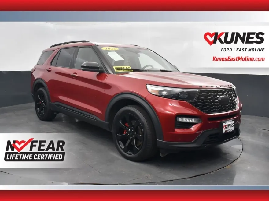 2022 Ford Explorer ST photo 1