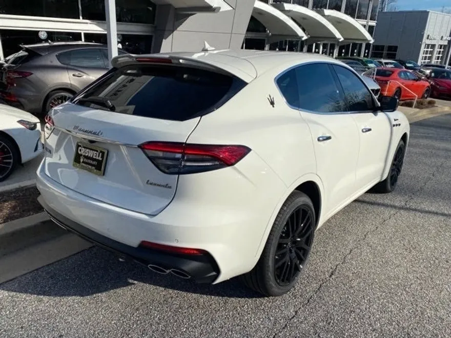 2024 Maserati Levante Modena photo 5