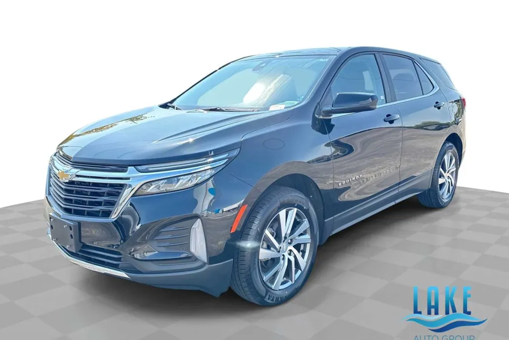 2023 Chevrolet Equinox LT photo 1
