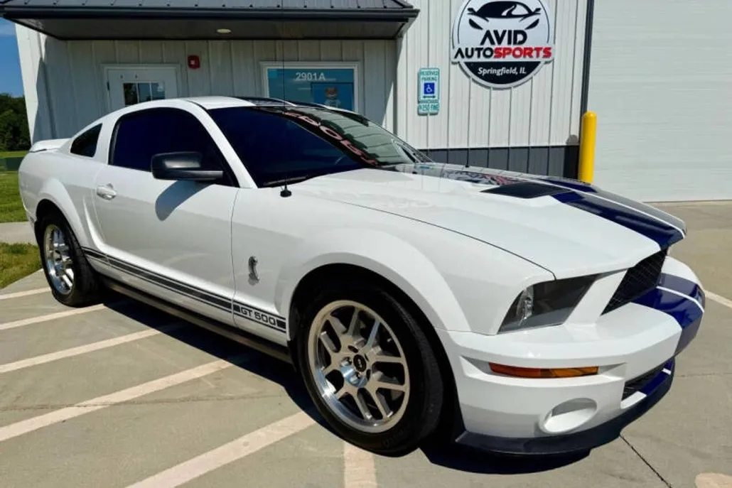 2009 Ford Mustang Shelby GT500 photo 1