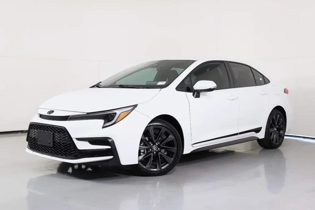 2024 Toyota Corolla SE photo 1