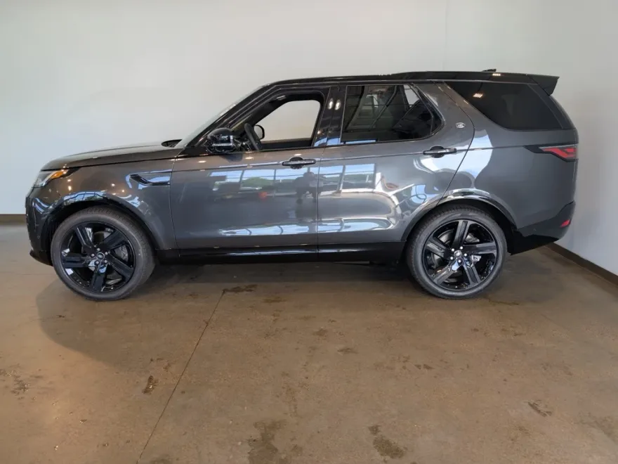 2025 Land Rover Discovery SE photo 1