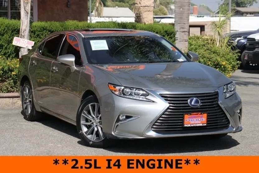 2017 Lexus ES 300h photo 1