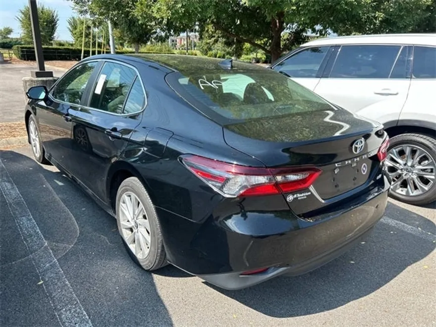 2023 Toyota Camry LE photo 1