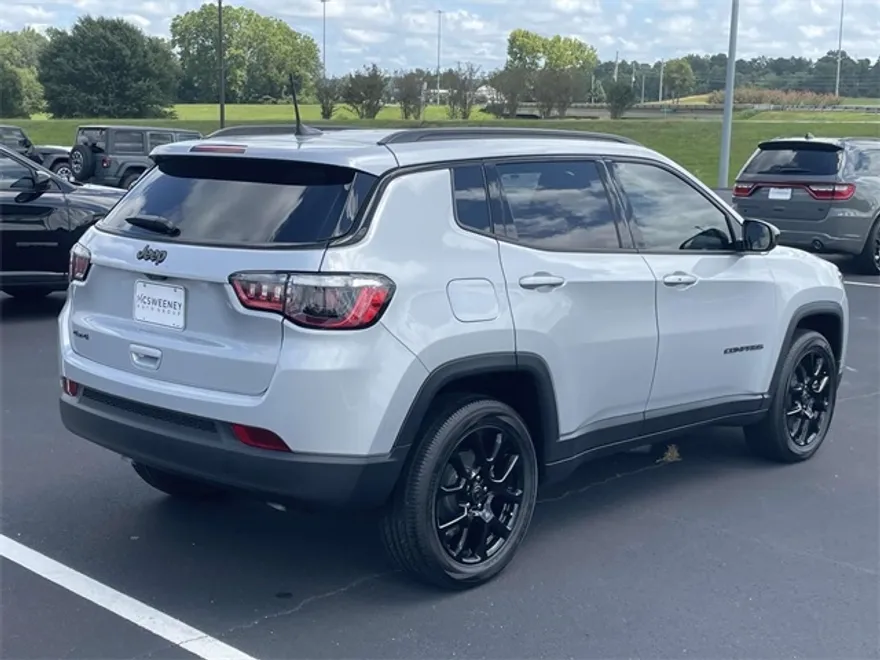 2025 Jeep Compass Latitude photo 1