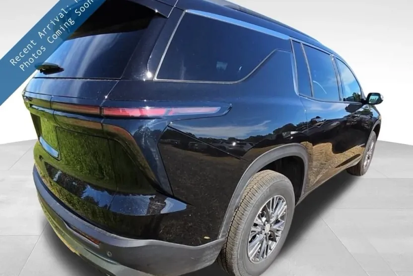 2025 Chevrolet Traverse photo 1