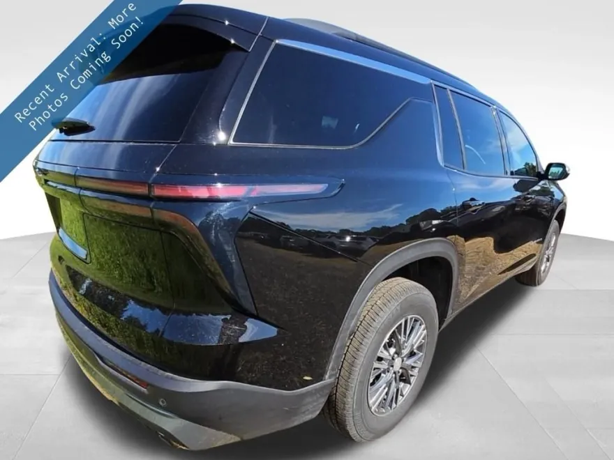 2025 Chevrolet Traverse photo 1