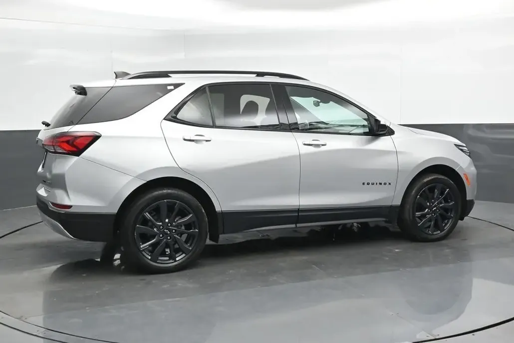 2022 Chevrolet Equinox RS photo 1