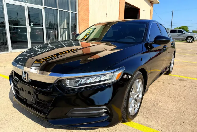 2019 Honda Accord LX photo 1
