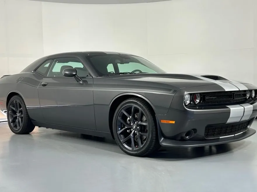 2023 Dodge Challenger R/T photo 1