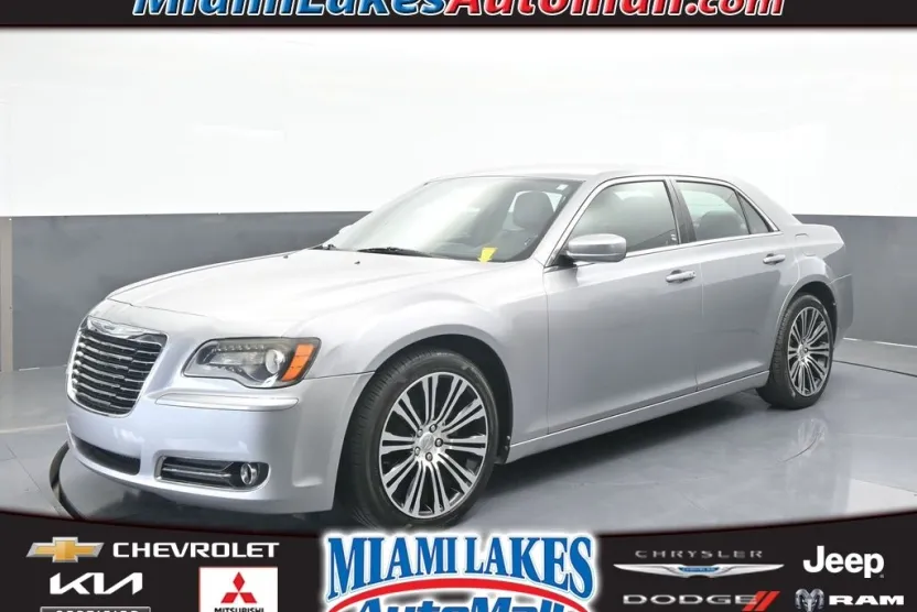 2014 Chrysler 300 S photo 1