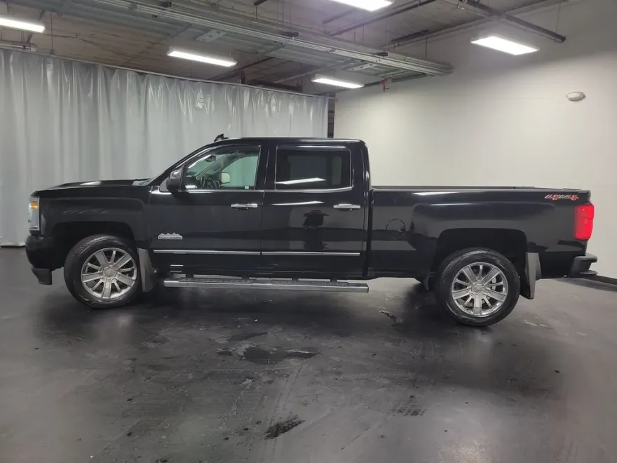 2017 Chevrolet Silverado 1500 High Country photo 1
