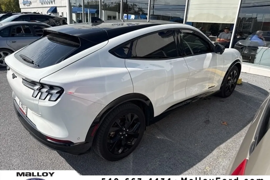 2023 Ford Mustang Mach-E Premium photo 1