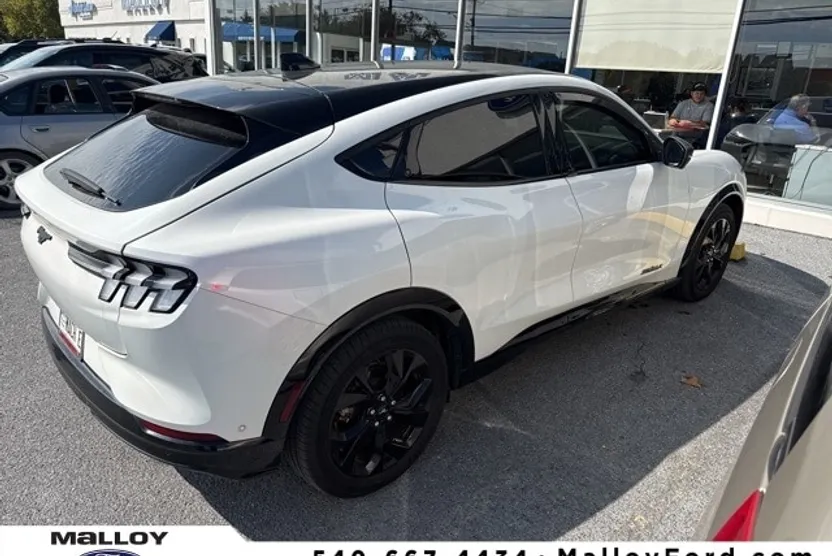 2023 Ford Mustang Mach-E Premium photo 1