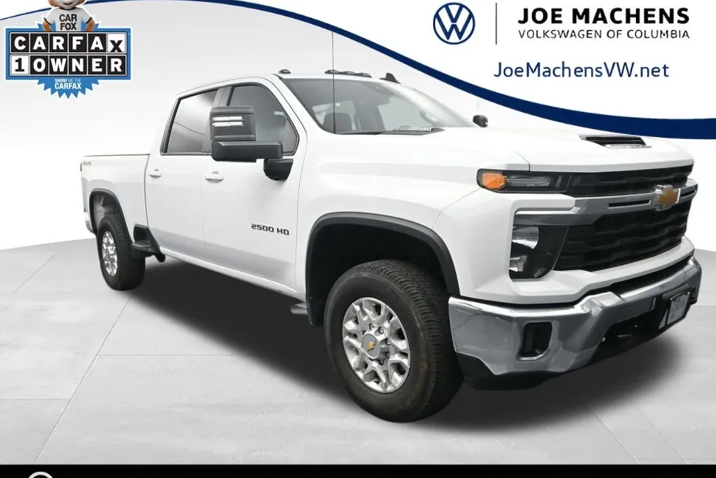 2024 Chevrolet Silverado 2500HD LT photo 1
