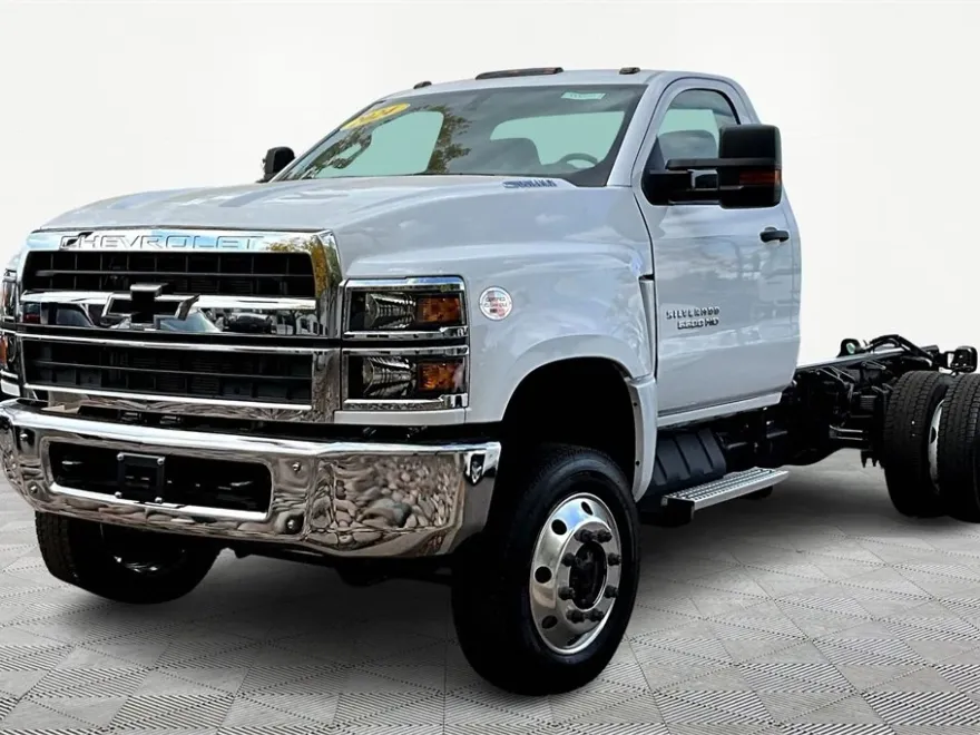 2024 Chevrolet Silverado 5500HD Work Truck photo 1