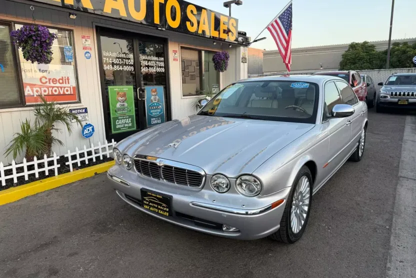 2005 Jaguar XJ Vanden Plas Super V8 LWB photo 1