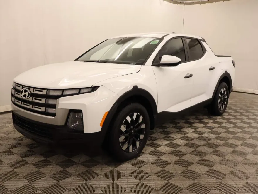 2025 Hyundai Santa Cruz SE photo 1