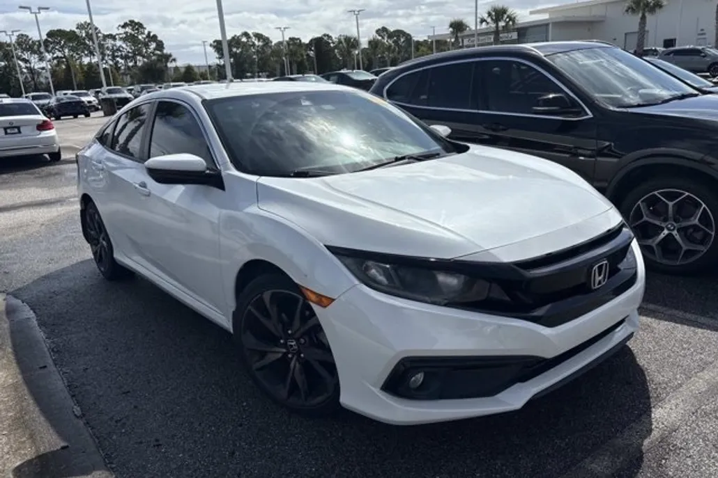 2019 Honda Civic Sport photo 1