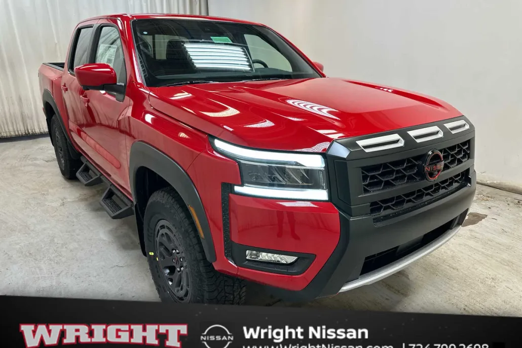 2025 Nissan Frontier PRO-4X Crew Cab photo 1
