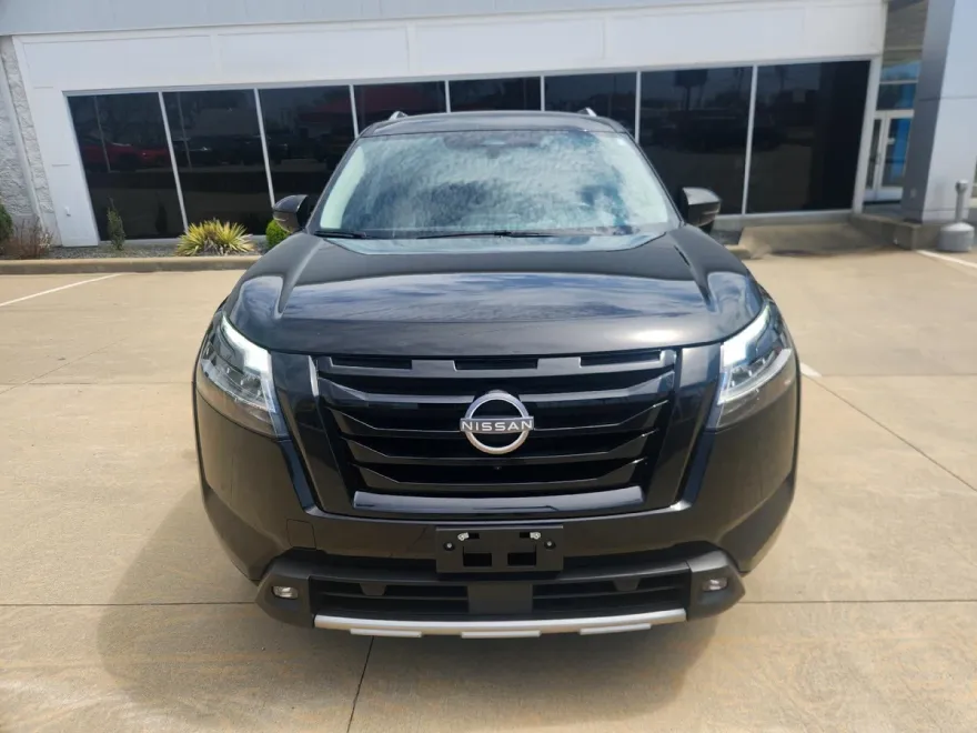 2022 Nissan Pathfinder SL photo 1
