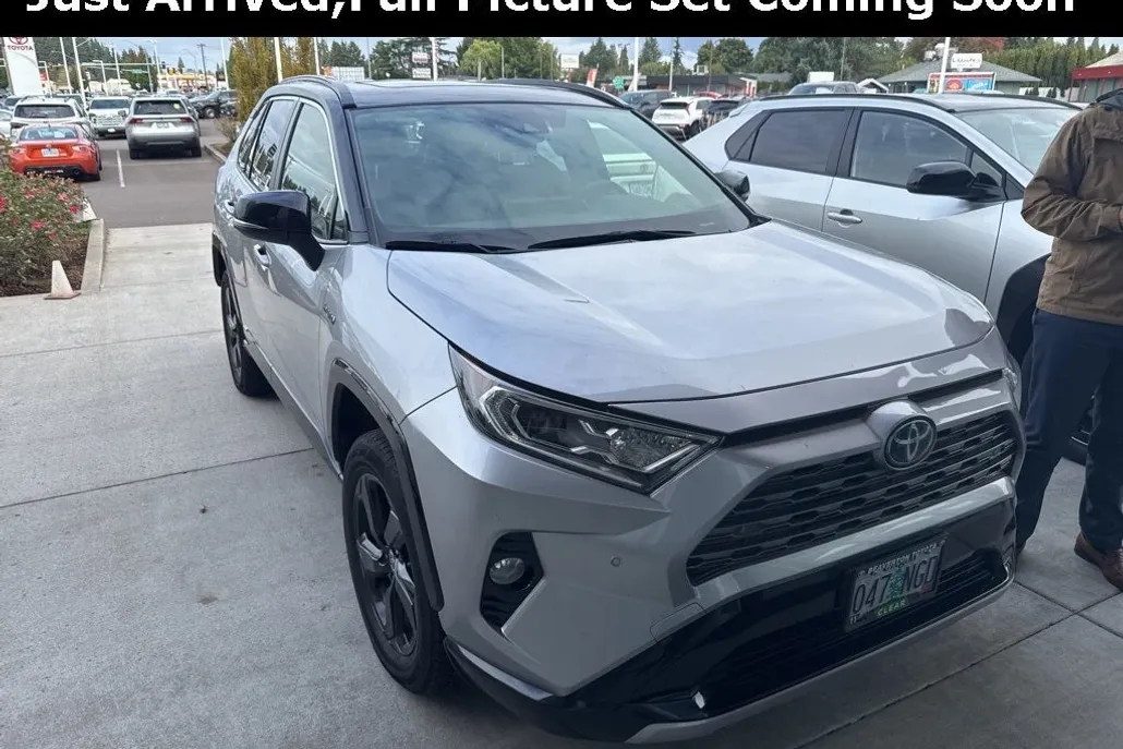 2021 Toyota RAV4 Hybrid XSE photo 1