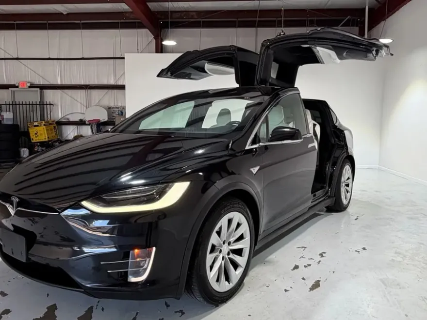 2016 Tesla Model X 75D photo 1