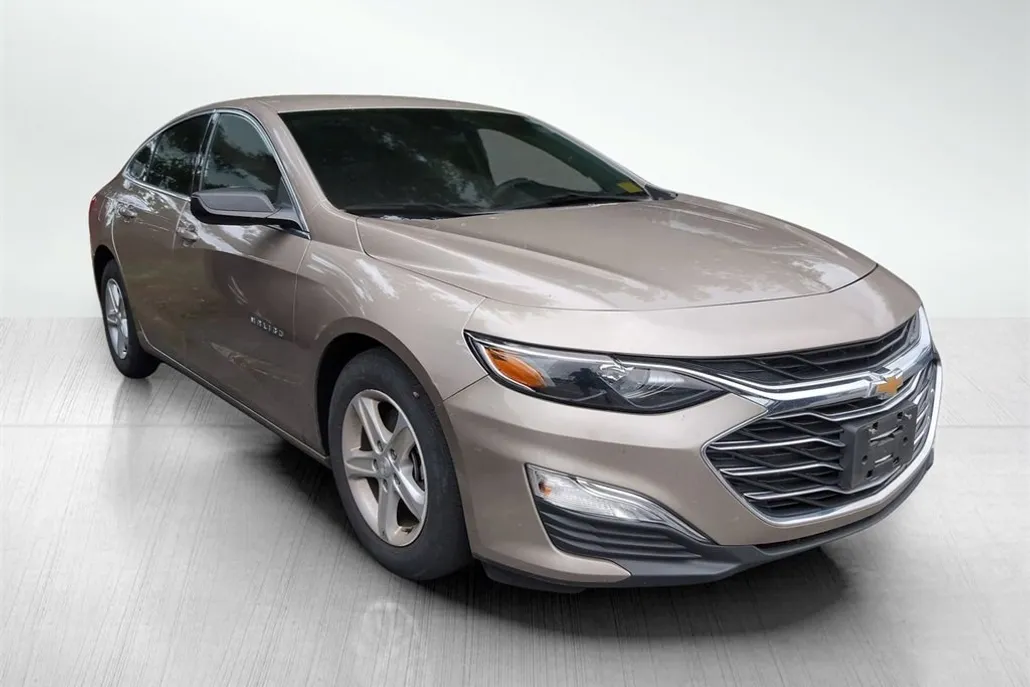 2023 Chevrolet Malibu LS photo 1