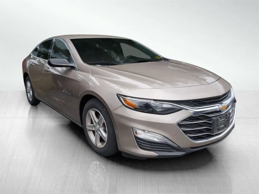 2023 Chevrolet Malibu LS photo 1