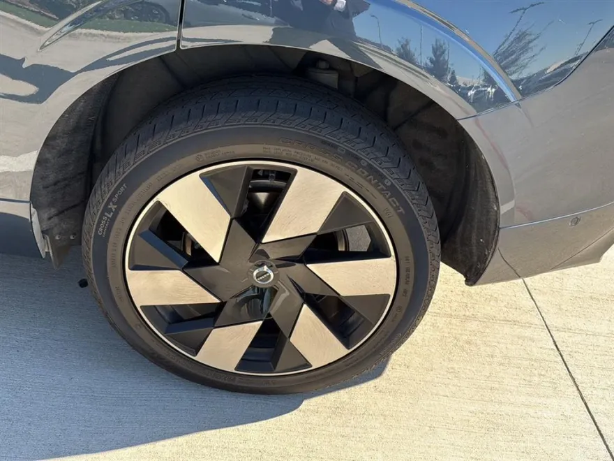 2024 Volvo XC60 Recharge Hybrid Plus photo 1